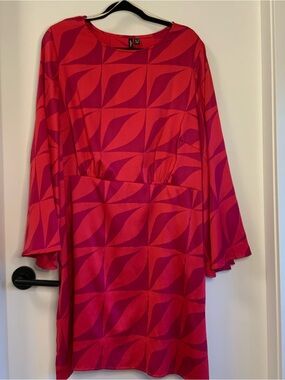 Vero Moda Pink and Red Geometric Mini Dress - Plus size US 18